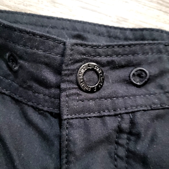 Powder Room running shorts - Picture 4 of 5
